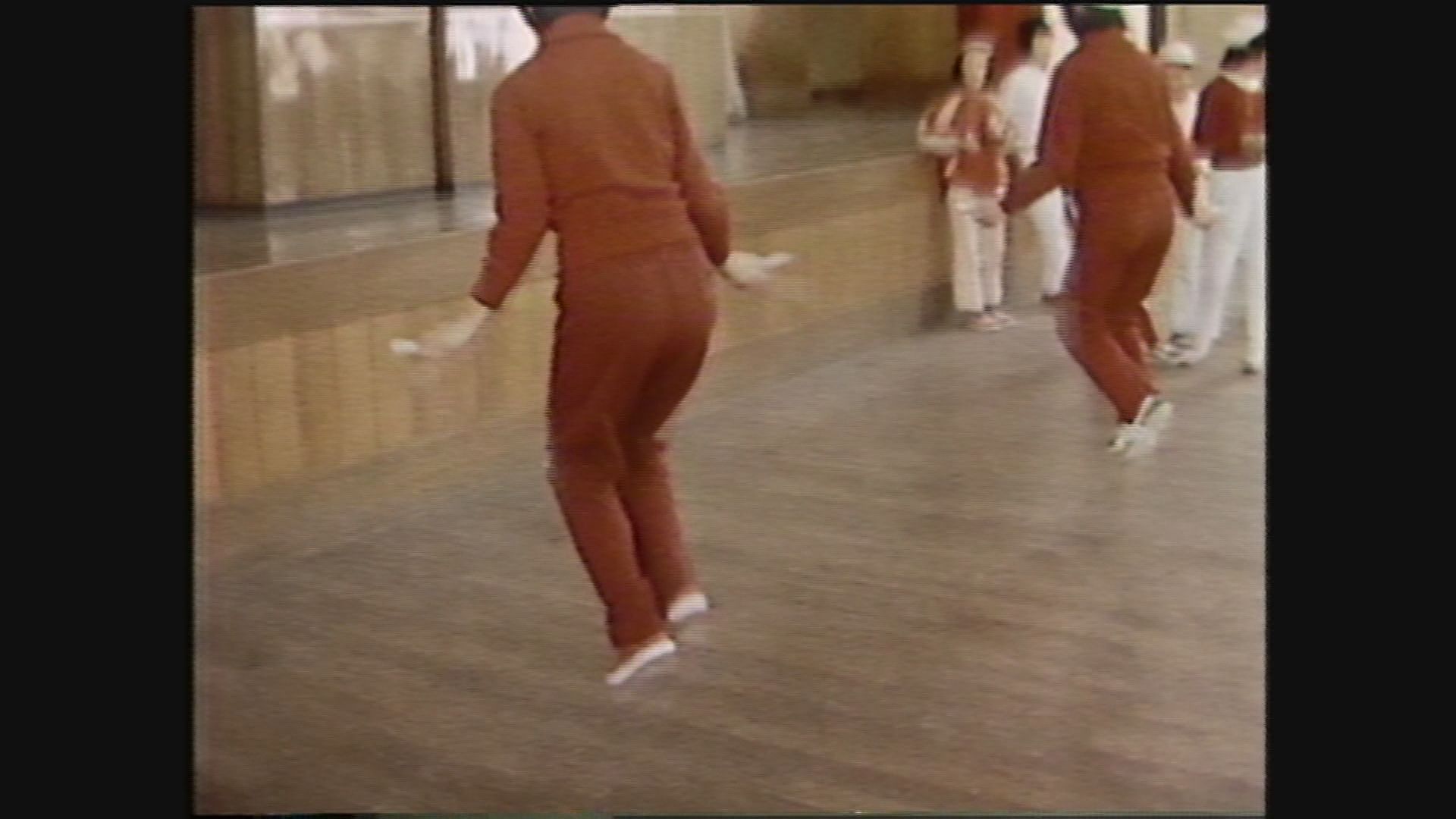長野・保科小で児童が縄跳び（1977年）イメージ