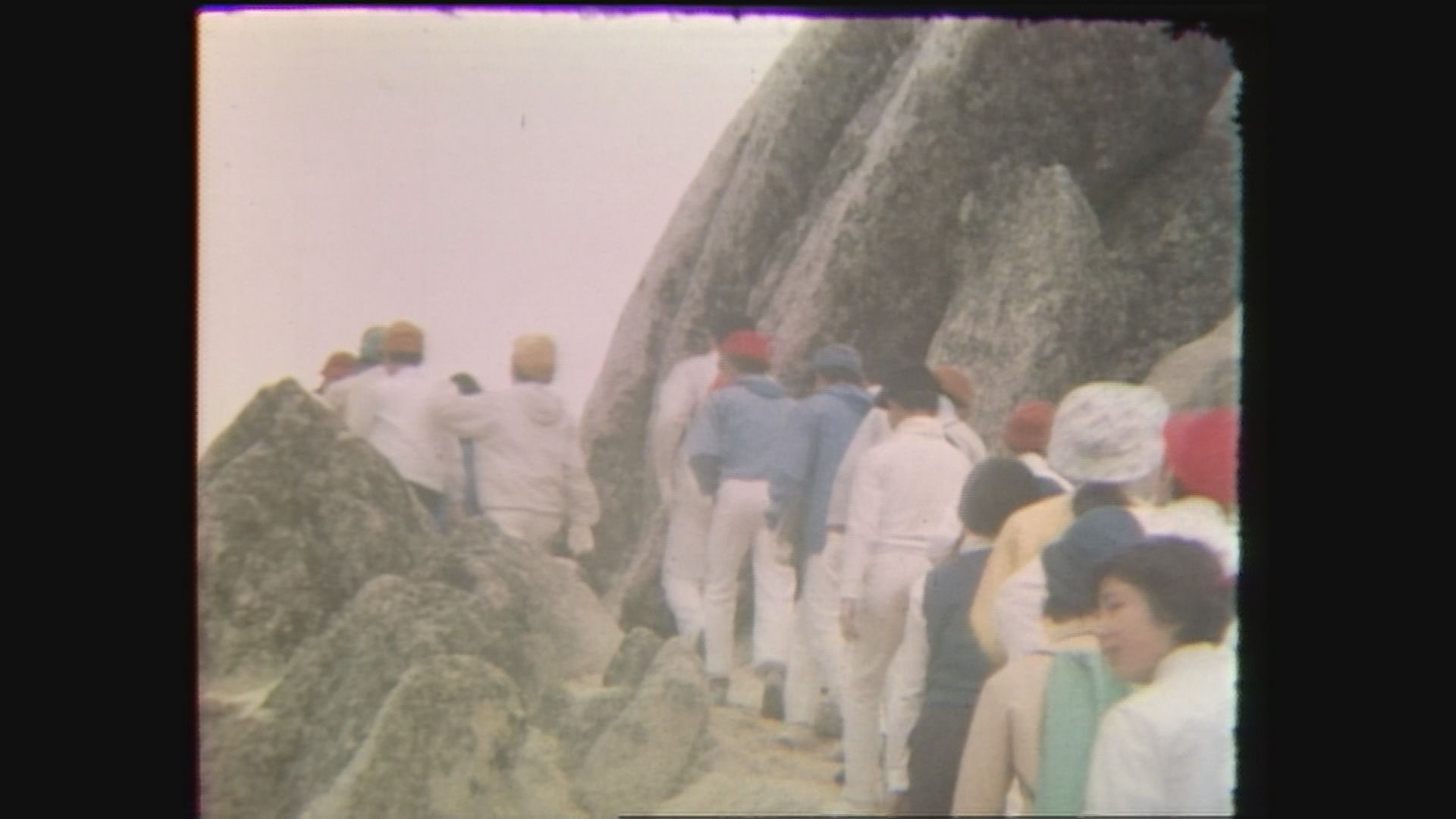 中学生が燕岳で集団登山（1970年）イメージ
